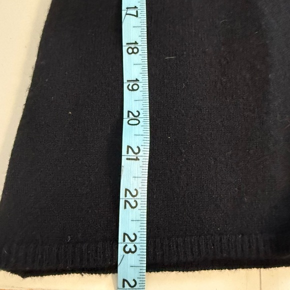Peck & Peck Black 2 Ply Cashmere Super Soft Long Sleeve Crewneck Sweater Small - Picture 8 of 9